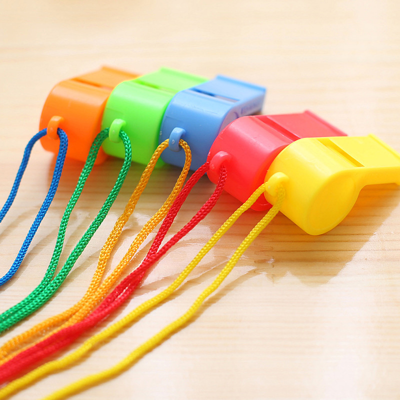 Sifflet en plastique 5 pièces | À corde suspendue, son fort, petit d'arbitre, sifflage de couleur aléatoire