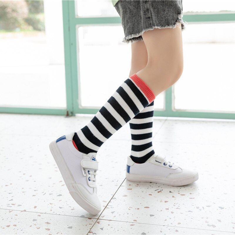 Nette unisex freundlicher Punkte Streifen Socken Für Jungen Mädchen Kleinkind freundlicher Harajuku Lustige Bunte Knie Socken Glücklich Farbe sokken 1-8T