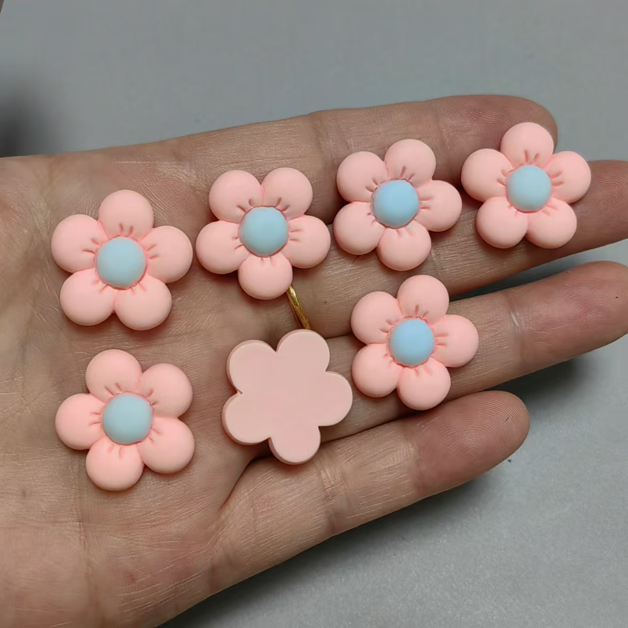 10 Uds. De resina fresca, flor colorida, accesorios de pegamento en crema DIY, hebilla de zapato hecha a mano, Clip para el pelo, decoración de funda de teléfono, dijes artesanales: Verde militar