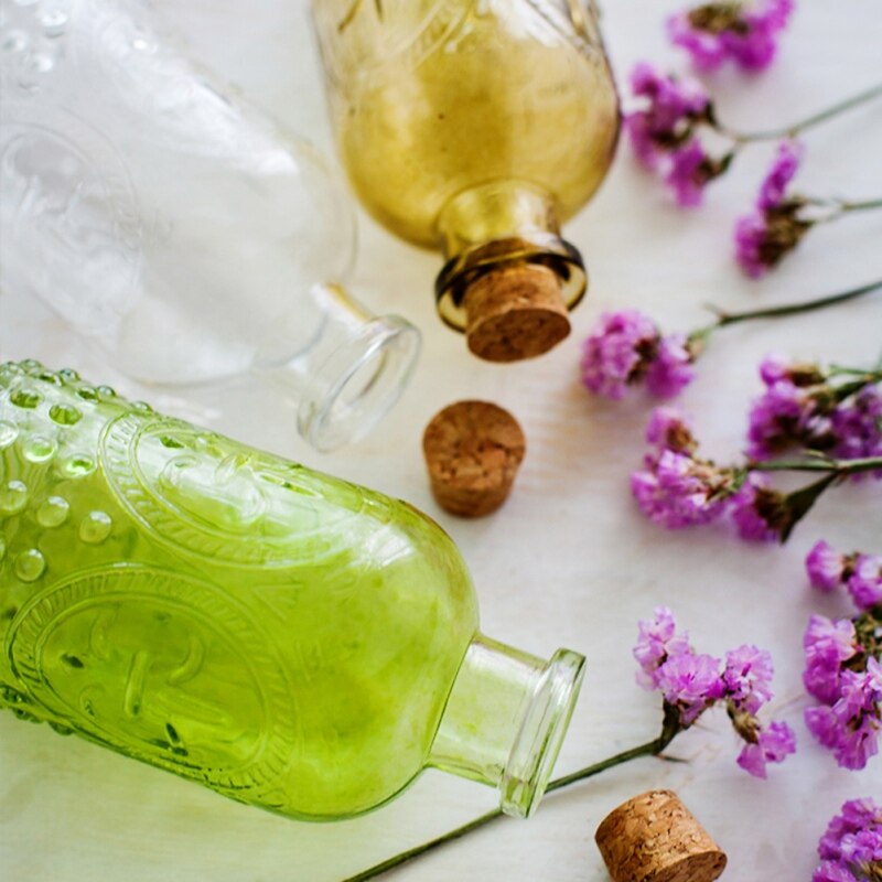 Retro Glass Vase Carved Cork Decorative Glass Bottles Tabletop Bud Vase Centerpiece for Wedding Reception Home Decor 250ML