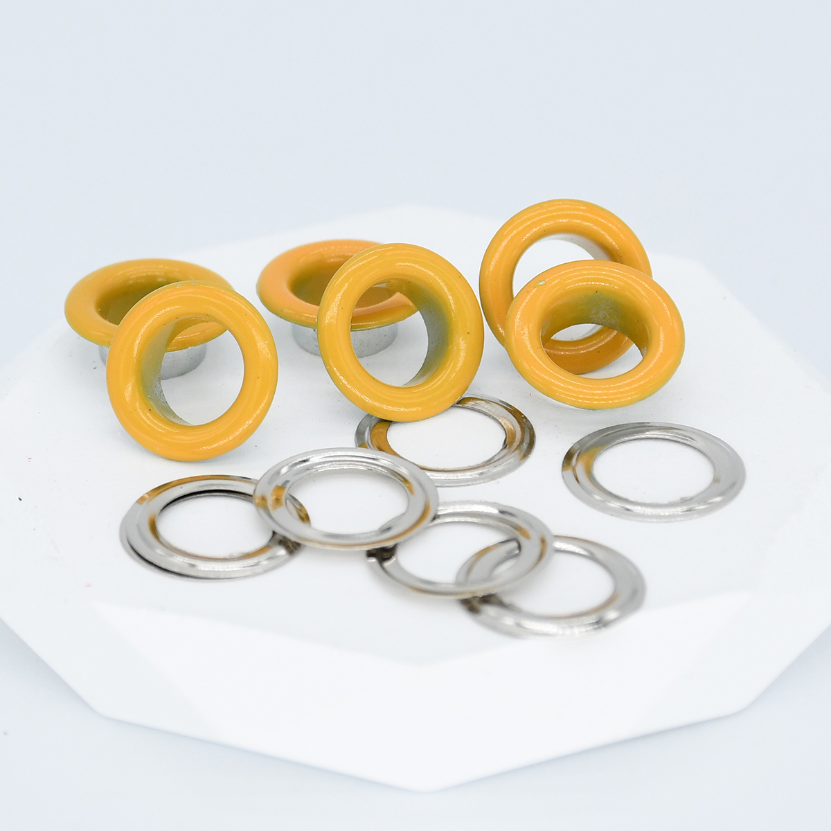 100 Sets 4mm Ronde Metalen Oogjes Scrapbooking Kaartgat Grommets Oogjes voor Leer Ambachtelijke Stof Kledingstuk Accessoire(wit