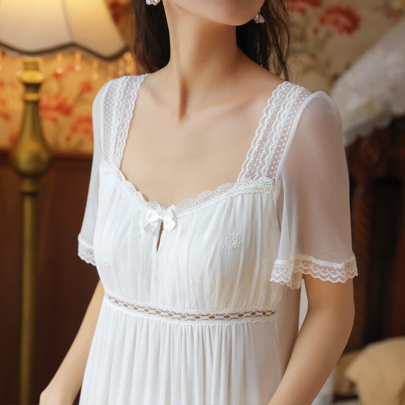 Damen Elegante Lolita Nachthemd Weiß Lange Nylon Nachthemd Süße Mädchen Nachtwäsche Negligé Frauen Spitze U Nacken Jahrgang Nachtwäsche
