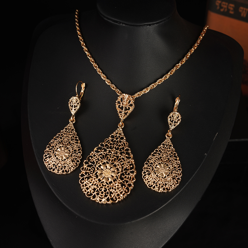 Marokkaanse Sieraden Collectie Arabische Dubai Bruids Sieraden Collectie Vergulde Armband Vrouwelijke Oorbellen Ketting: Set