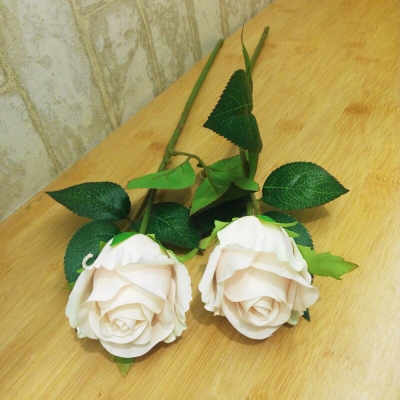 ¡Gran venta! flores rosas artificiales, bonita seda pequeña, rosas blancas, decoración para bodas, suministros para fiestas, flores artificiales: Champán
