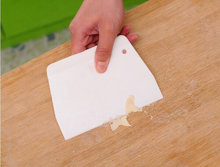 Kitchen Plastic Cake Bread Pasty Tools Scraper Blade Pastry Dough Cutter Trapezoid Shape Baking Spatulas Pastry Cutter Slicer