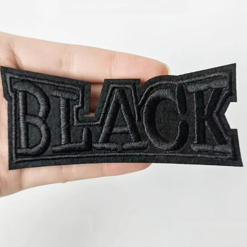 Chique zwarte geborduurde strijkpatch: eenvoudige textielreparatie & modieuze decoratie, snel aan te brengen
