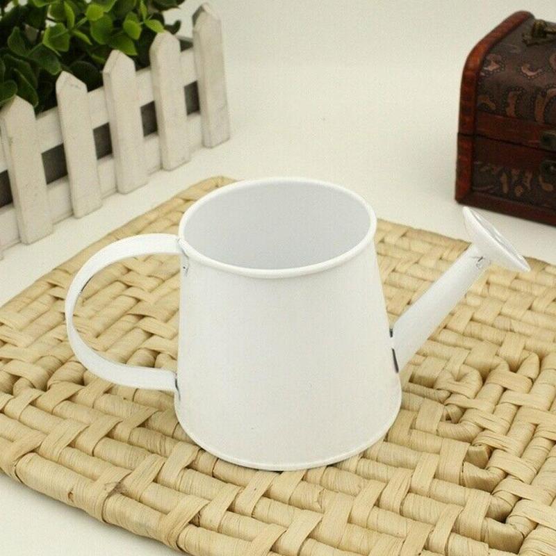 1pc Süssigkeit-farbige Mini Gießkanne Hause Dekoration Fass Blume Anordnung Sukkulenten Pflanzen Topf Metall Gießkanne Gerät