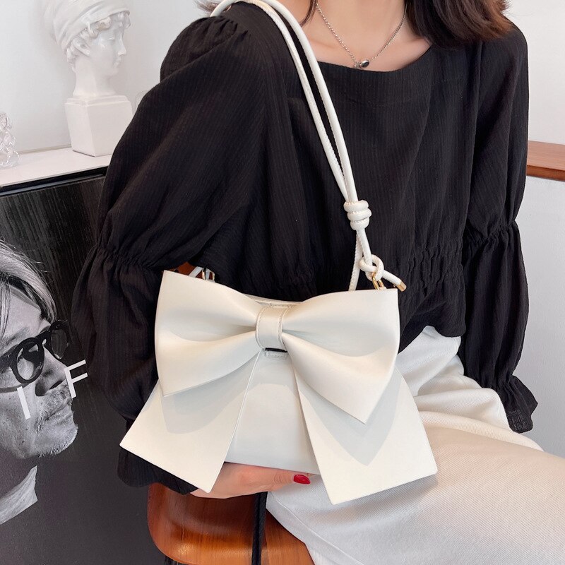 Texture Bow Small Bag Women&#39;s Bag 2022 Personality Simple Shoulder Underarm Bag All-match Messenger Bag: Creamy-white
