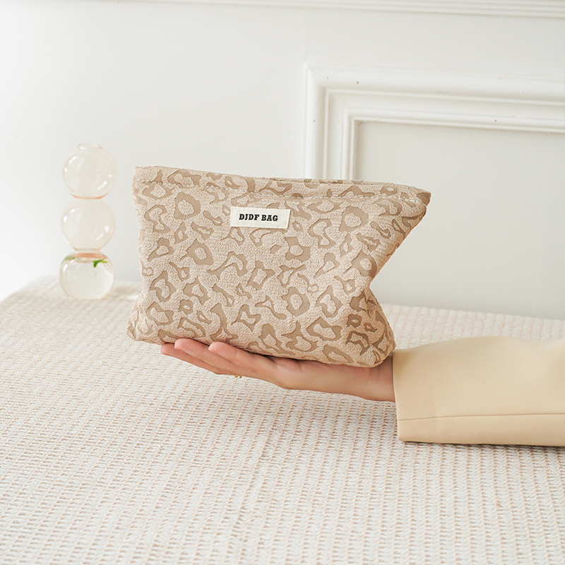 Women's cosmetic bag, large capacity leopard print khaki storage bag, travel toiletry bag, storage bag, ins style