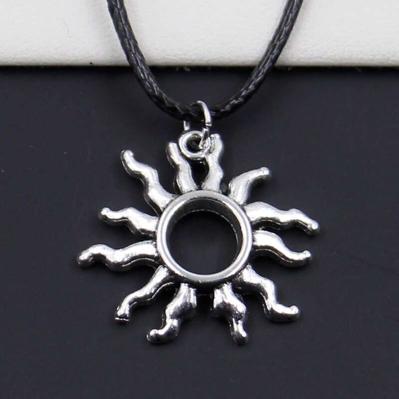 Da Sole di modo di Sole di Colore Argento Tibetano Del Pendente Della Collana Del Choker di Fascino Nero Cavo di Cuoio di Prezzi di Fabbrica del Regalo Fatto A Mano