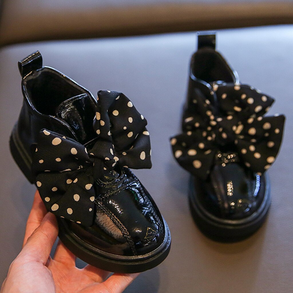 Dei bambini di Autunno Della Caviglia Stivali per Bambini Dolce Bowknot Della Piattaforma di Avvio Stivali di Cuoio dell'unità di elaborazione di Qualità Del bambino Del Capretto Ragazze Spogliatoio Del Partito di Stivaletti