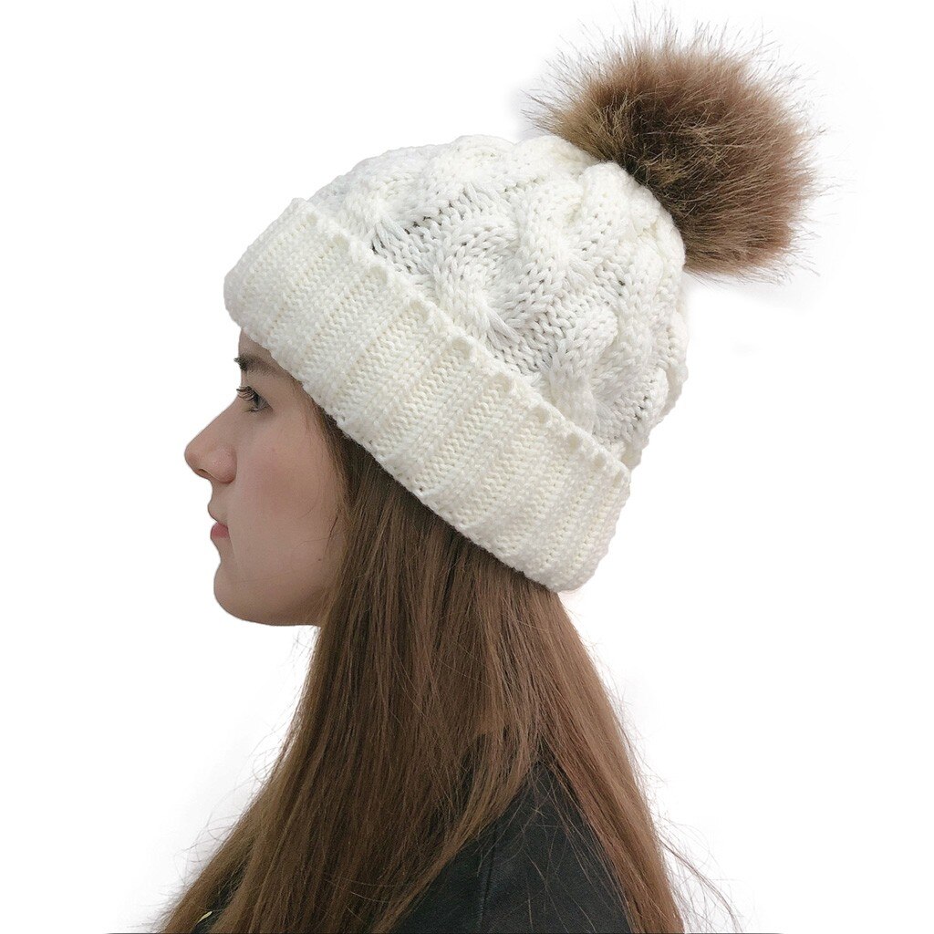 Las mujeres Casual gorrito de punto de ganchillo Cap costura resistente al aire libre bola de peluche de sombreros sombrero de mujer, gorro Ushanka hiver женские шапки зимние