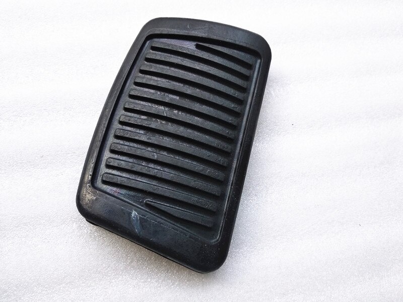 Genuine Brake Pedal Cover Rubber Pad OEM For Hyundai ACCENT SOLARIS AZERA ix25 CRETA IX20 IX35 I10 I20 SANTA FE SOLARIS