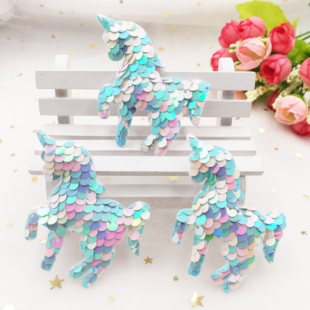 Färgglatt glitter fisk skala paljett vadderat tyg enhörning applikation gör barn hår klipp tillbehör diy hantverk leveranser: Ljusblå