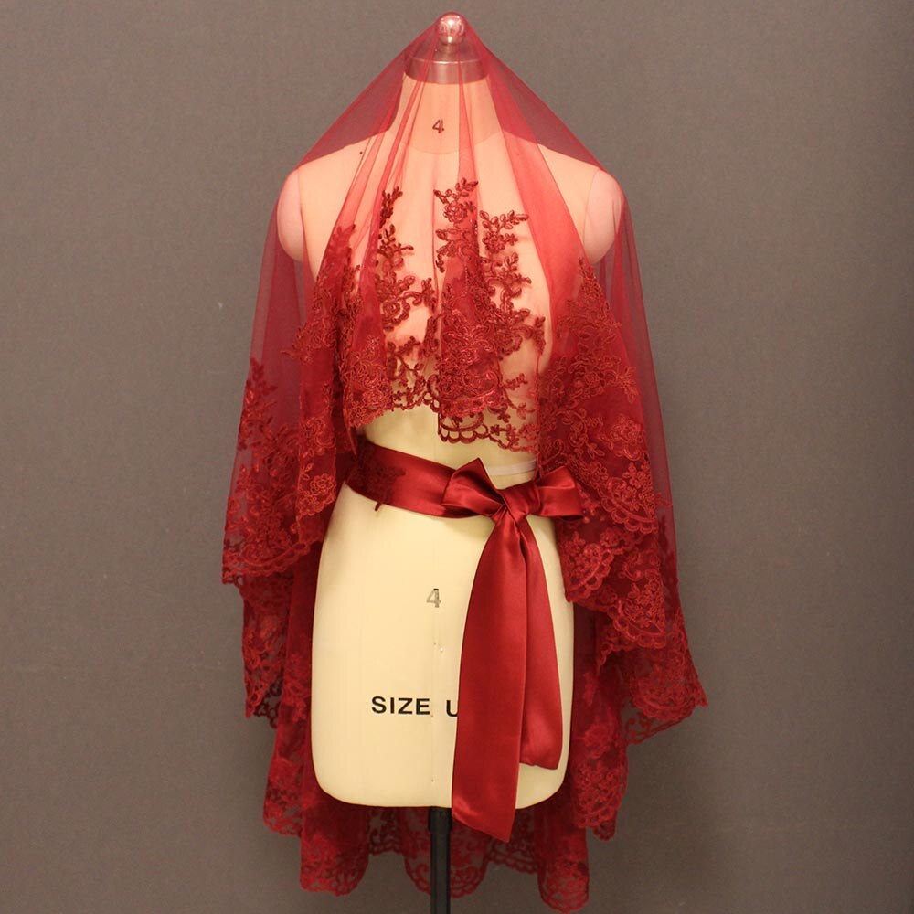 Duvak-velo de novia de encaje granate, tul suave , corto, Borgoña: With belt