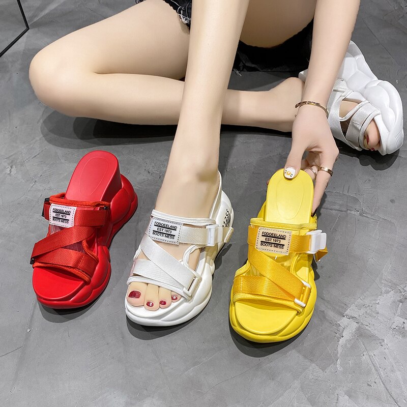 Kvinnor sommar utomhus flip flops chunky platå sandaler öppen tå andas tjock sula tofflor vita strandskor kvinna