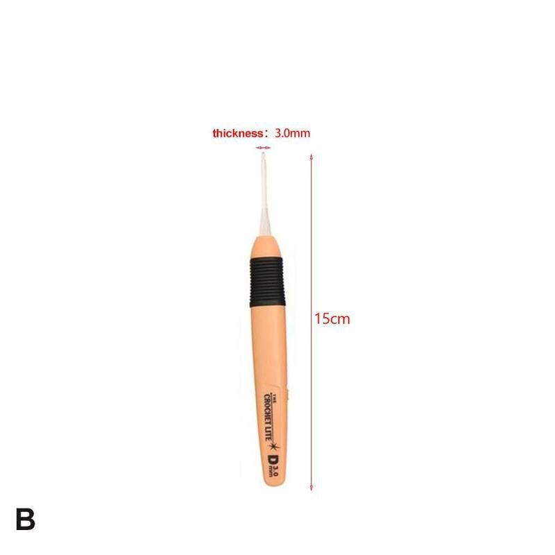 LED Crochet with Light Punch Needle Plastic Handle Knitting Needles Set Light Needle Sewing Kit Multicolour Sewing Tool: B