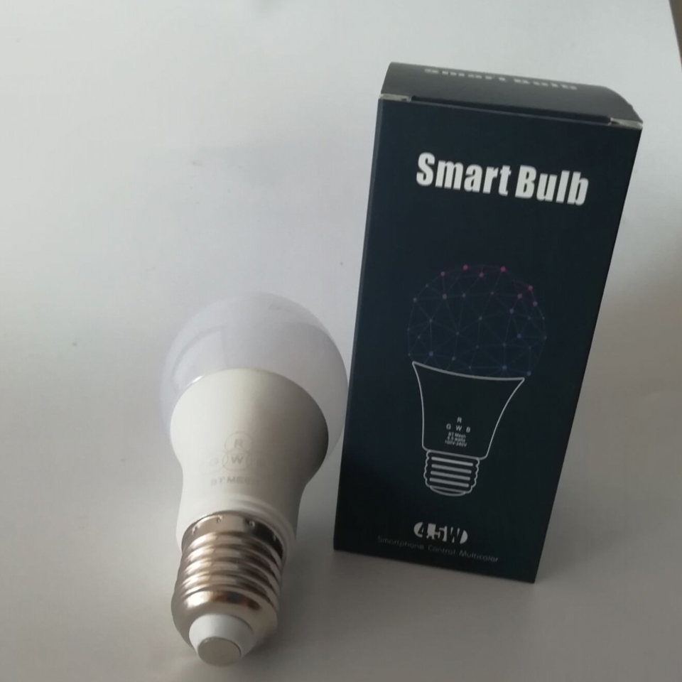 Stijl 4.5W Smart Lamp E27 Super Heldere Bluetooth Afstandsbediening RGBW Timing Gloeilamp Smart Telefoon Afstandsbediening lampen