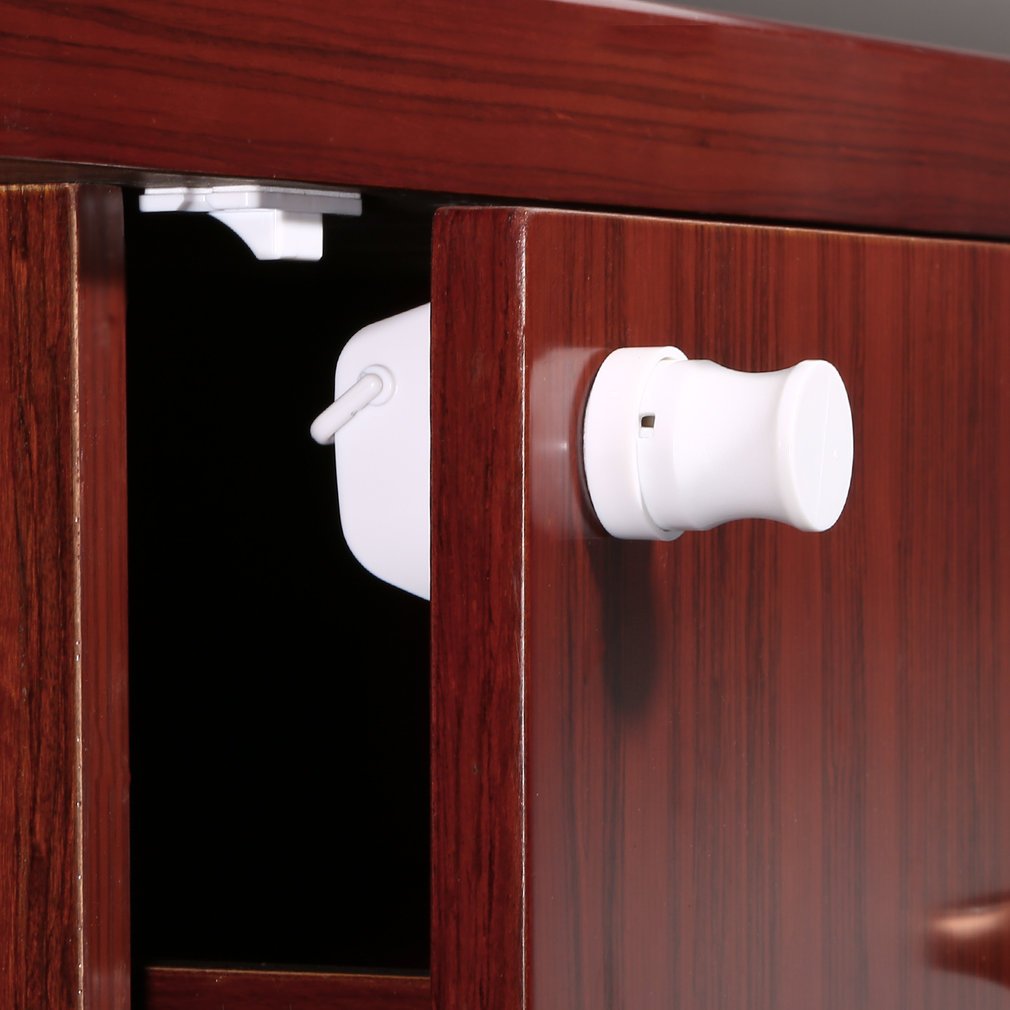 Bianco di Plastica facile da Installare di Sicurezza Del bambino Serrature Gabinetto Serrature Magnetica-Nessun Attrezzi O Viti Necessarie (4 Serrature + 1 chiave)