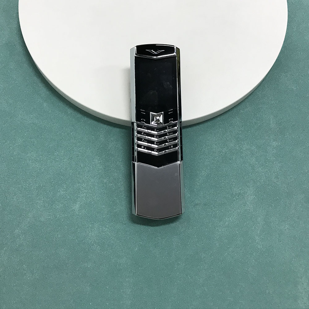 V888 Profi Schieberegler-handys,  mt6261 gsm-fähige handys 2g 2.0 zoll bildschirmdiagonale, Dual-sim- und Dual-bereithalten-funktion  mp3/mp4 fm bluetooth-funktion. klassisches mobiltelefon.: Silber