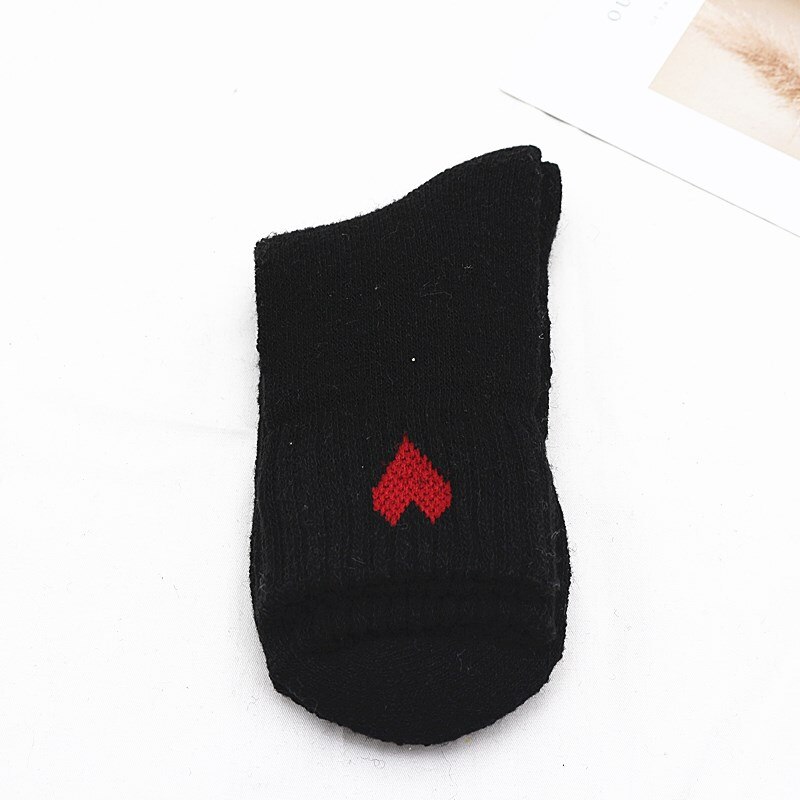 Kvinnors vinterförtjockade varma yllestrumpor med broderier hjärtformade retro kashmirstrumpor 5 par: S3