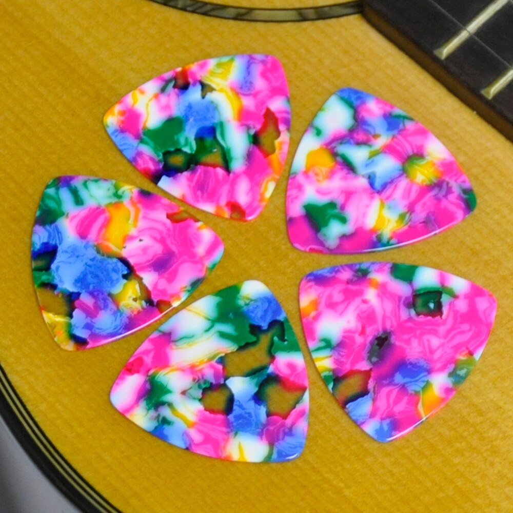 Partier  of 50 stk tie-dye pink 0.71mm medium store afrundede trekantede celluloid guitar picks