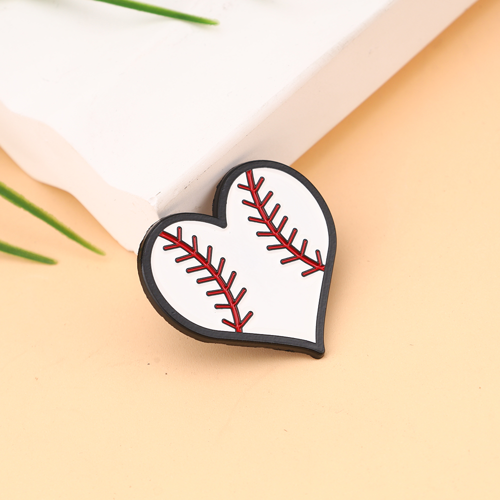Conjunto de 4 broches de lapela em esmalte com bolas de desenho animado, estilo futebol americano, para homens, acessórios para mochilas e roupas. amigos!
