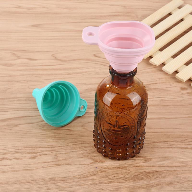 Mini Opvouwbare Trechter Silicone Inklapbare Trechter Opvouwbare Draagbare Trechters Kan Worden Opgehangen Huishoudelijke Vloeibare Doseren Keuken Gereedschap