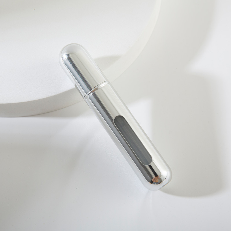 Zestaw mini przenośnych butelek na perfumy z pompką dolnego napełniania 5 ml / 8 ml, próbek perfum, butelek z rozpylaczem wielokrotnego użytku, puste pojemniki kosmetyczne.: Brązowy