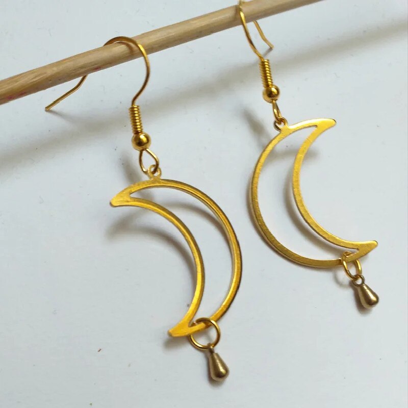 Modernist Metal Loop Earrings Phase Boho Hippie Statement Summer Long Creativity Jewelry Minimalism Women: Brownish Yellow