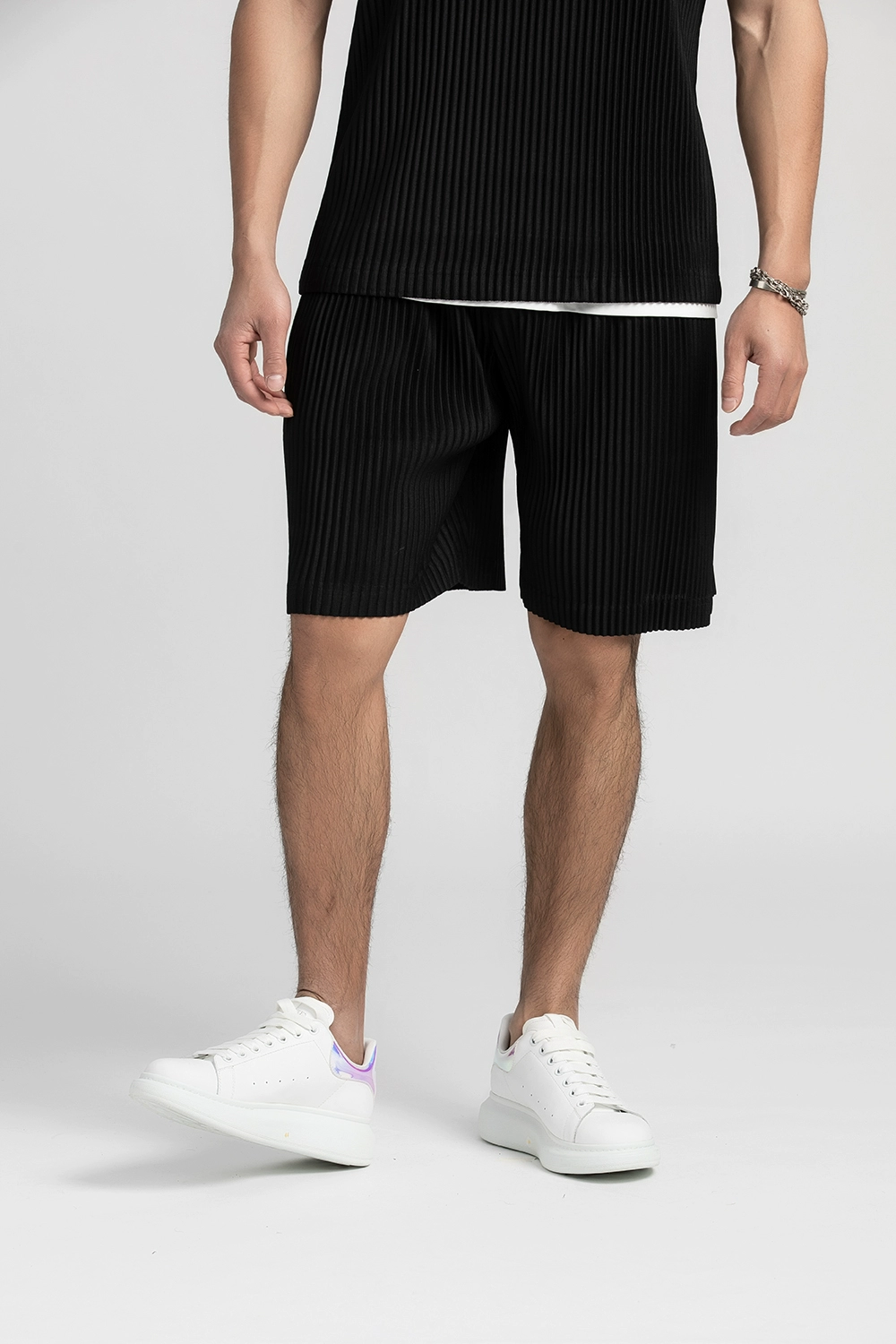 Miyake plisserade shorts för herrkläder lösa casual shorts sommarkläder för män gym sport shorts herrbyxor med dragsko: Xl / Svart