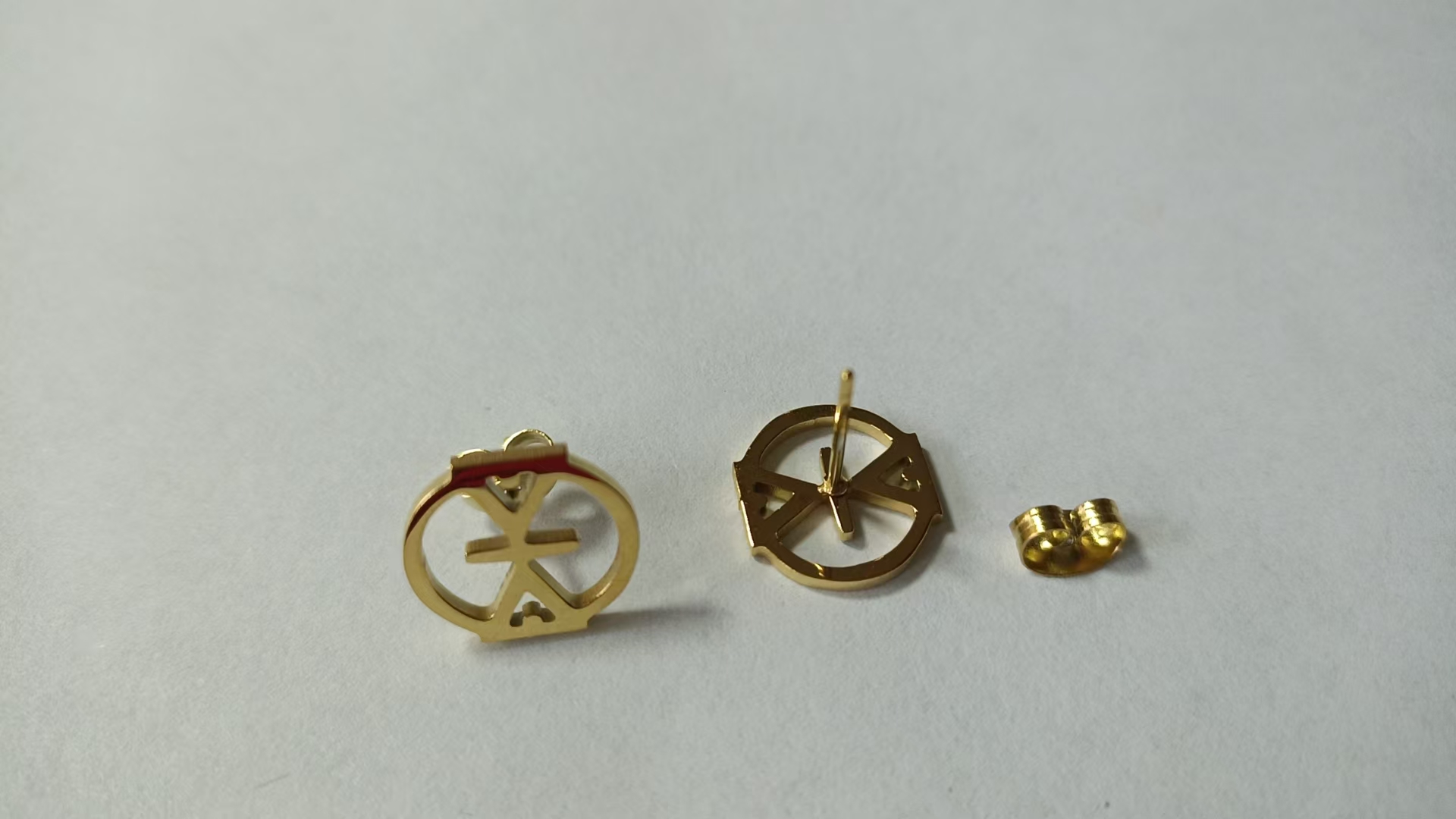 Charms brugerdefinerede afrikanske adinkra symboler vedhæng øreringe til kvinder gye nyame rustfrit stål charme etniske smykker ghanesiske: Guld / Champagneguld
