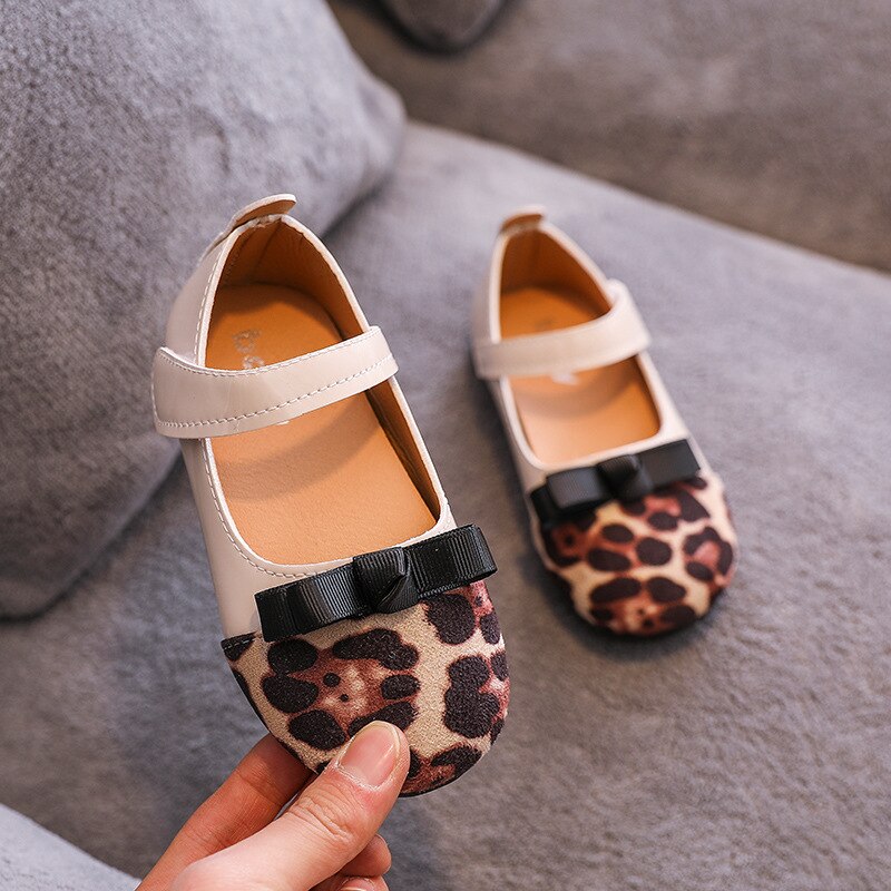 Moda Leopardo Meninas das Crianças Sapatos de Couro Sapatos Único 2019 Primavera e No Outono Novo Arco Suave Casual Crianças Meninas Princesa sapatos