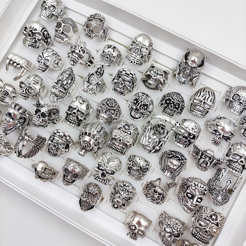30 stuks/batch van gothic punk grote schedel ring vrouwen mannen sport fiets retro antiek zilver religieuze verklaring sieraden;