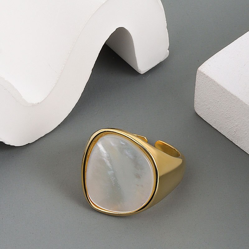 Women's Retro Big Finger Rings Smooth Copper Shell Open Ring Female Trendy Wedding Rings Accessories Jewelry Size Adjustable: Gold