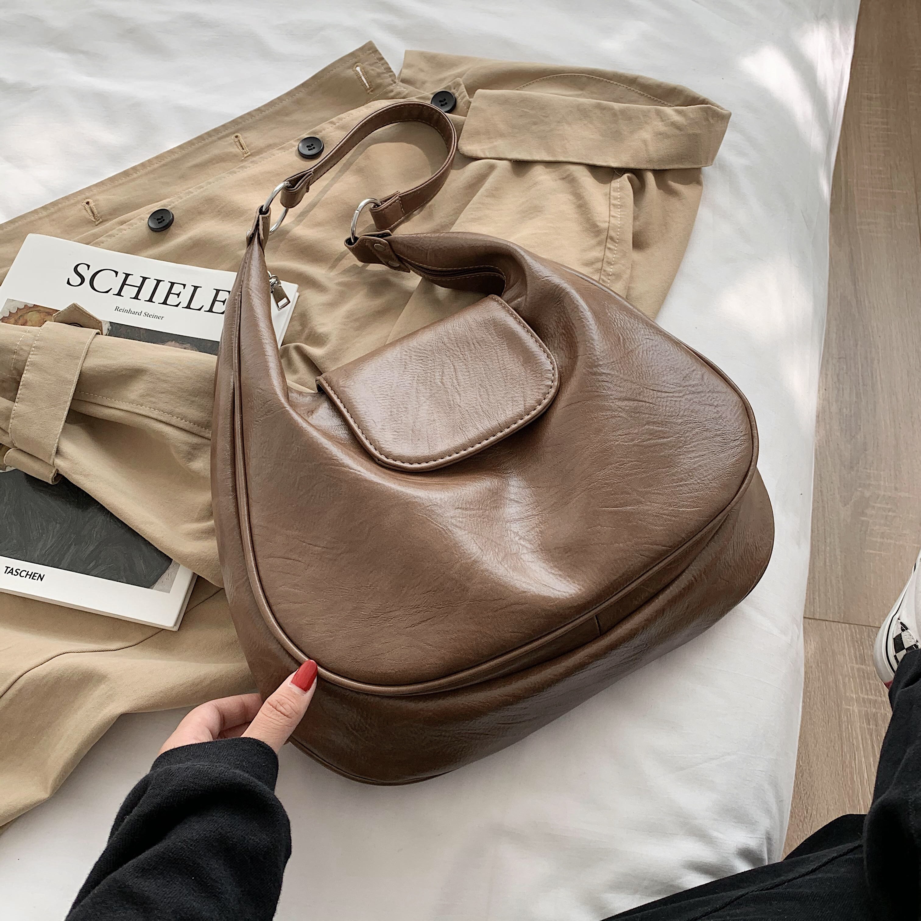 årgang pu lær skuldervesker til kvinner høykapasitets håndveske dame vintermerke trending håndvesker og vesker tote bag: 03