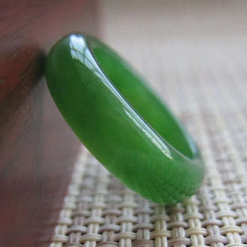 Naturlig grønn heti jade ring kinesisk jadeitt amulett sjarm smykker håndskåret håndverk for kvinner menn ringer