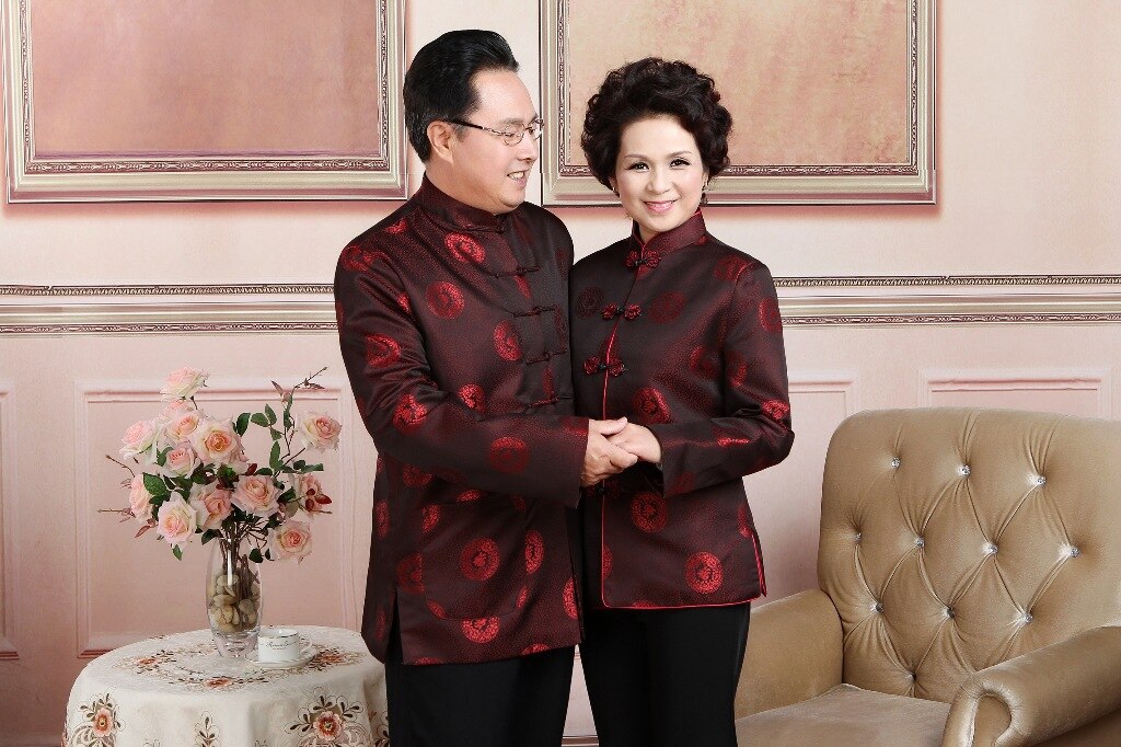 Manica lunga Uomo Vestito di Linguetta Tradizionale Magliette e camicette Autunno Delle Donne Antiche Di Compleanno Camicetta Genitore Nazione Rossa Nuovo Anno Abbigliamento 90