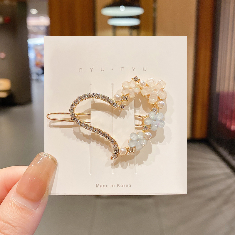 Horquilla de perlas de diamantes de imitación para niña, pasadores laterales de flores brillantes, Clips para el cabello de corazón, accesorios bonitos, 4 piezas