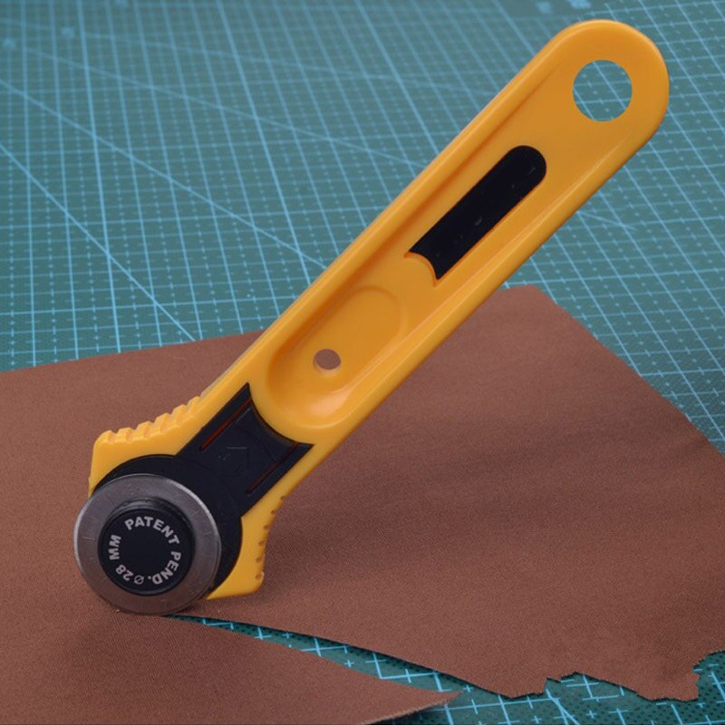 1pcs Cloth Rotary Cutter DIY Arts Crafts Cutting Tool Patchwork Roller Wheel Round Knife Sewing Accessories Leather Paper Fabric
