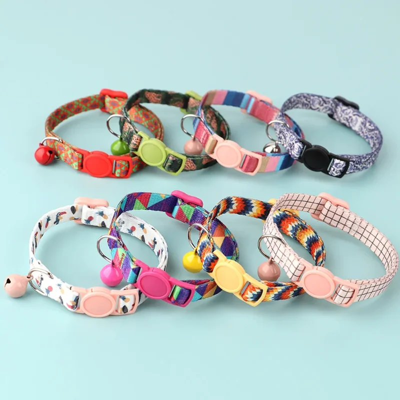 Kleurrijke halsband geschikt voor kat puppyketting verstelbaar 19-32cm halsband harnas schattig patroon halsband voor huisdieren met bellen dierbenodigdheden