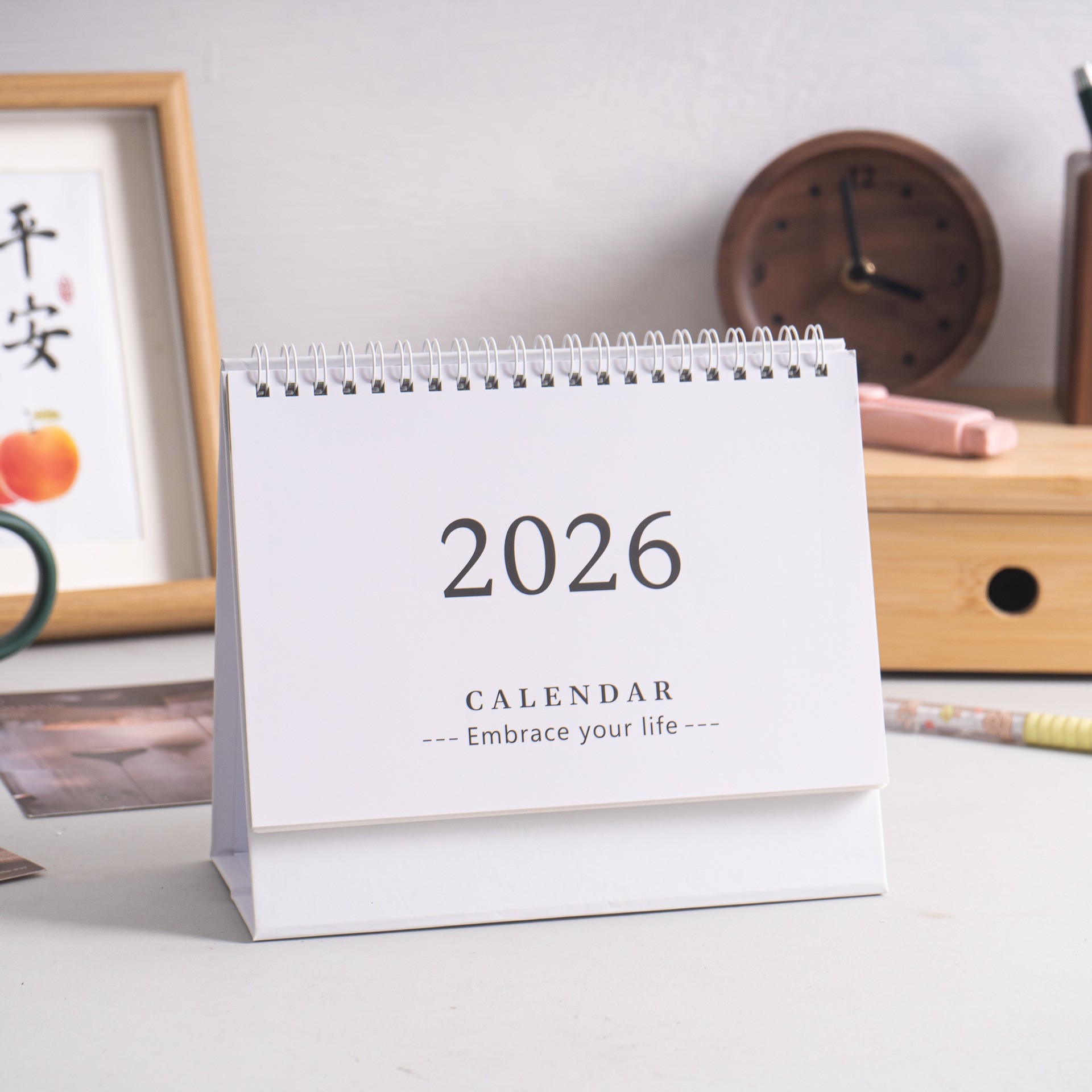 Mały kalendarz biurkowy 2026 Stojący kalendarz biurkowy z przewlekłą spiralią Kalendarz stojący 2025.07-2026.12: Czerwony