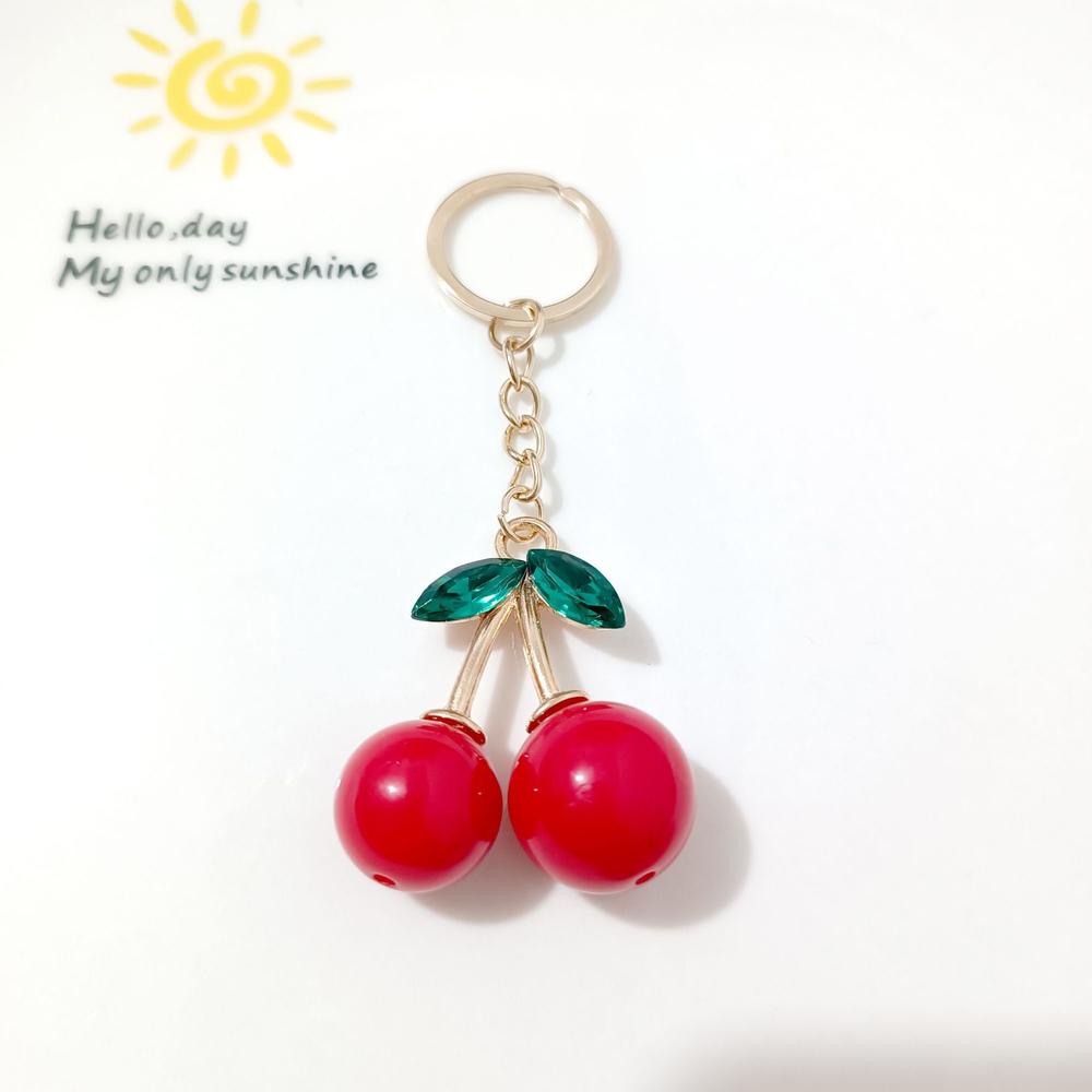 köstliche rot Kirsche Schlüssel bund Sommer Früchte Kirschen Anhänger Schlüssel Ring für Frauen Männer Schmuck Tasche Zubehör 2024: Silber