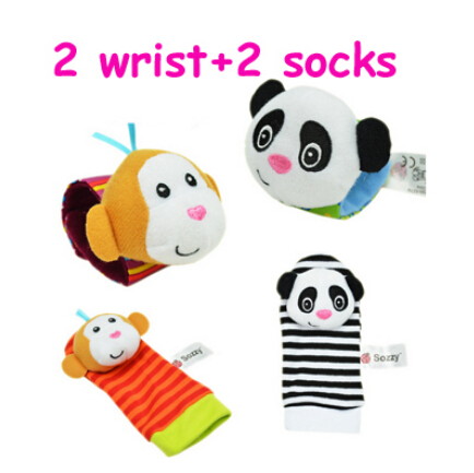 4 stk/parti sozzy babylegetøj havebug håndledsrangle og fodstrømper 4 stil (2 håndledsrangler 2 sokker) til babyer: Grøn