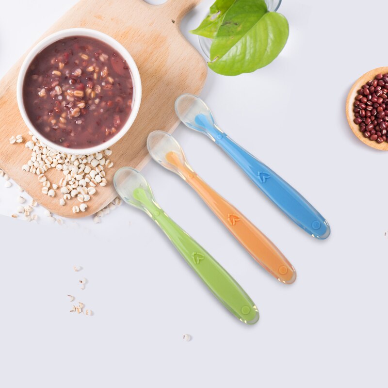 Venda quente do bebê macio colher de silicone doces temperatura de cor sensing colher infantil crianças alimentos colher de alimentação do bebê ferramentas