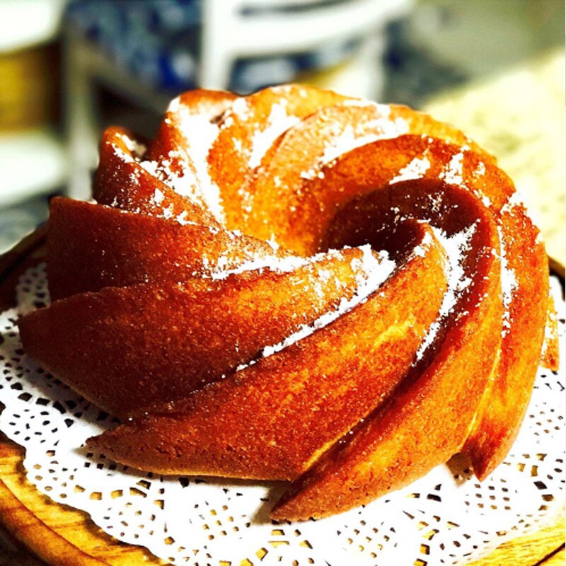 Large Spiral Shape Food Grade Silicone Bundt Cake Mold Pan 3d Fluted Cake Mould Form Bread Bakery Baking Tools Bakeware