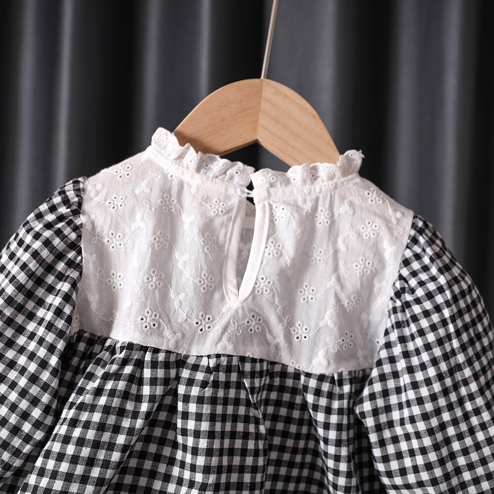 Leuke Vallen Kleren Zwarte Plaid Meisjes Blouse Lace Hollow Patchwork Fall Kleding Ruches Mouwen Katoen Tops Peuter Meisje Blouse
