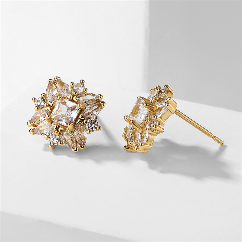 Zakol luxe vierkante oorbellen met bloemmotief en zirkonia steentjes voor vrouwen en meisjes, goudkleurige metalen oorbellen met kristallen, geschikt als trouw- en festivalsieraden.