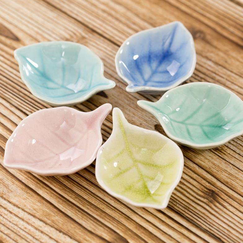 Plato de cerámica con estilo de hojas de esmalte de hielo, plato para sushi, plato de especias, 5 colores opcionales, plato pequeño de hojas al por mayor: 5ps Set