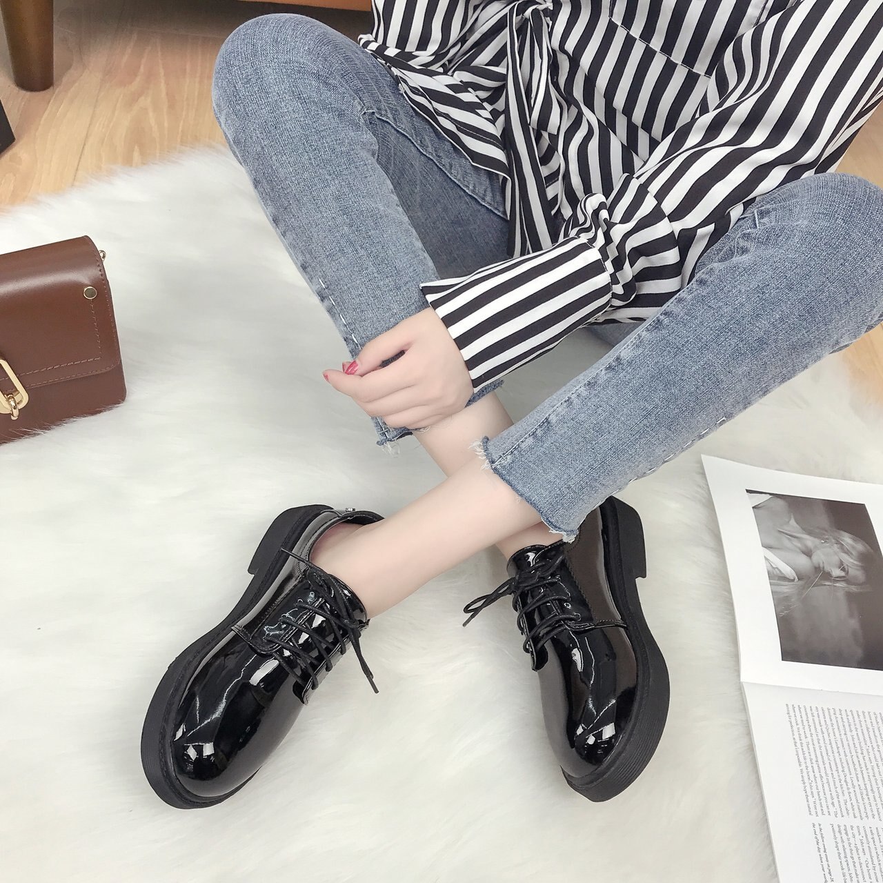 Zapatos Oxford de cuero liso para mujer, zapatillas informales con cordones de fondo grueso, zapatos planos de plataforma de punta redonda, novedad, Otoño e Invierno
